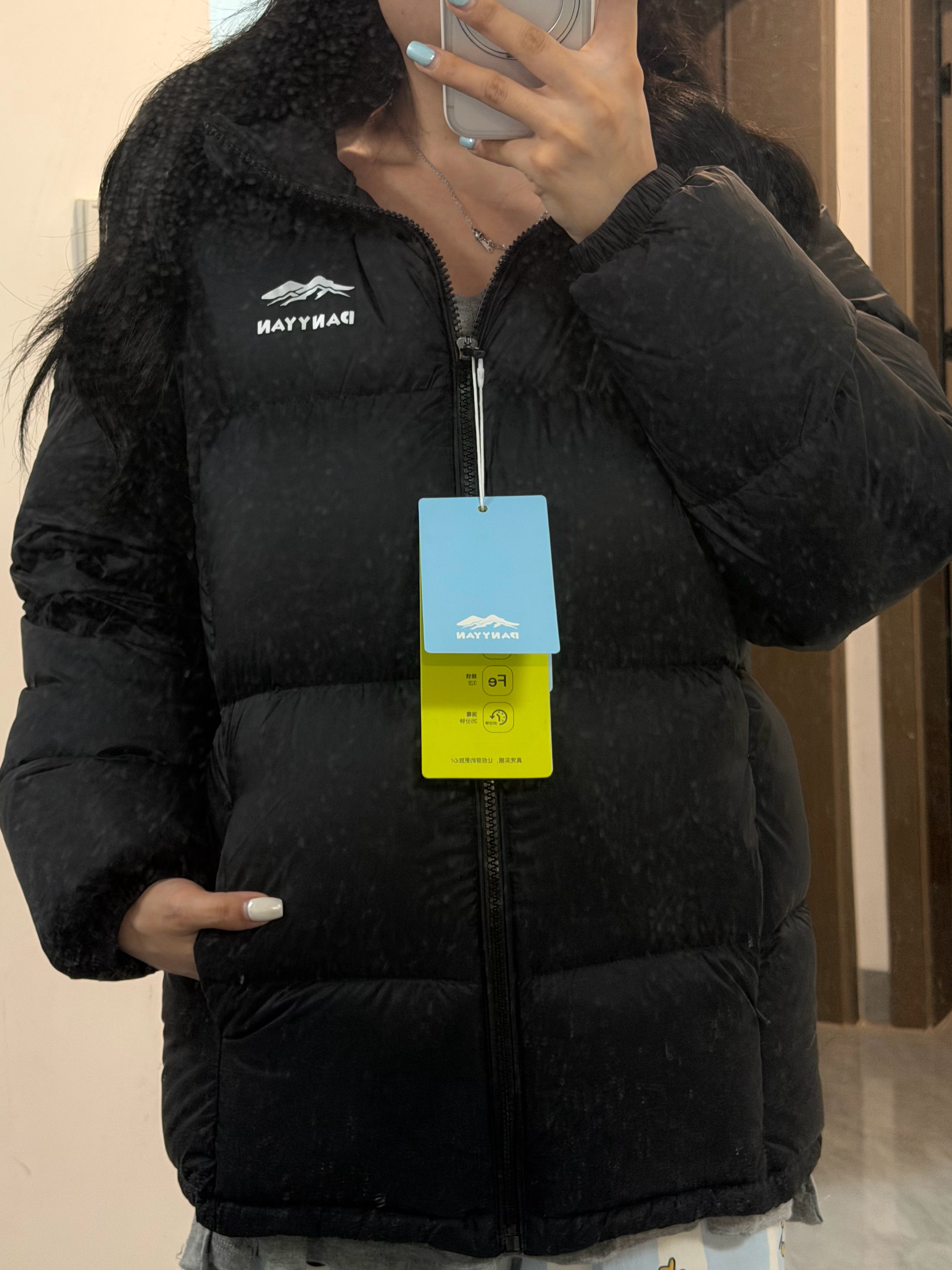 第一波反季羽绒服大军已抵达拆开快递直接上身完全没醒绒但这个蓬蓬度肉眼可见我给
