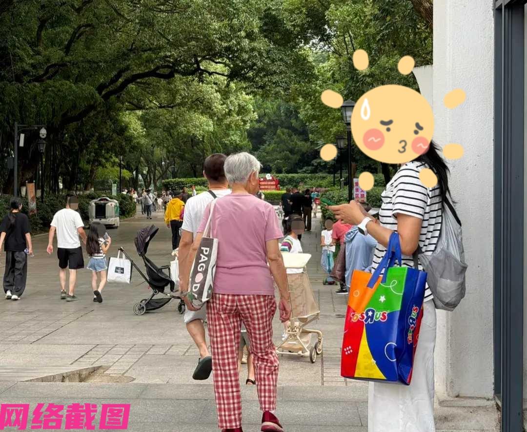 某女子想在六一给自己两岁多的孩子送礼物，因和孩子爸爸还处于办理离婚当中，此刻孩子
