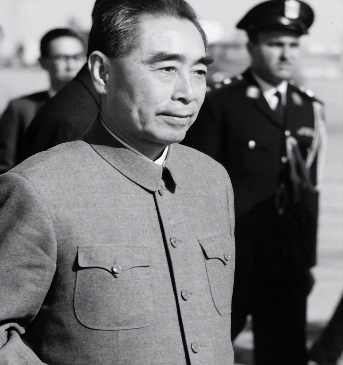 53年乔冠华酒后对李克农不敬，周总理怒下令：把乔冠华给我叫过来“1953年9月