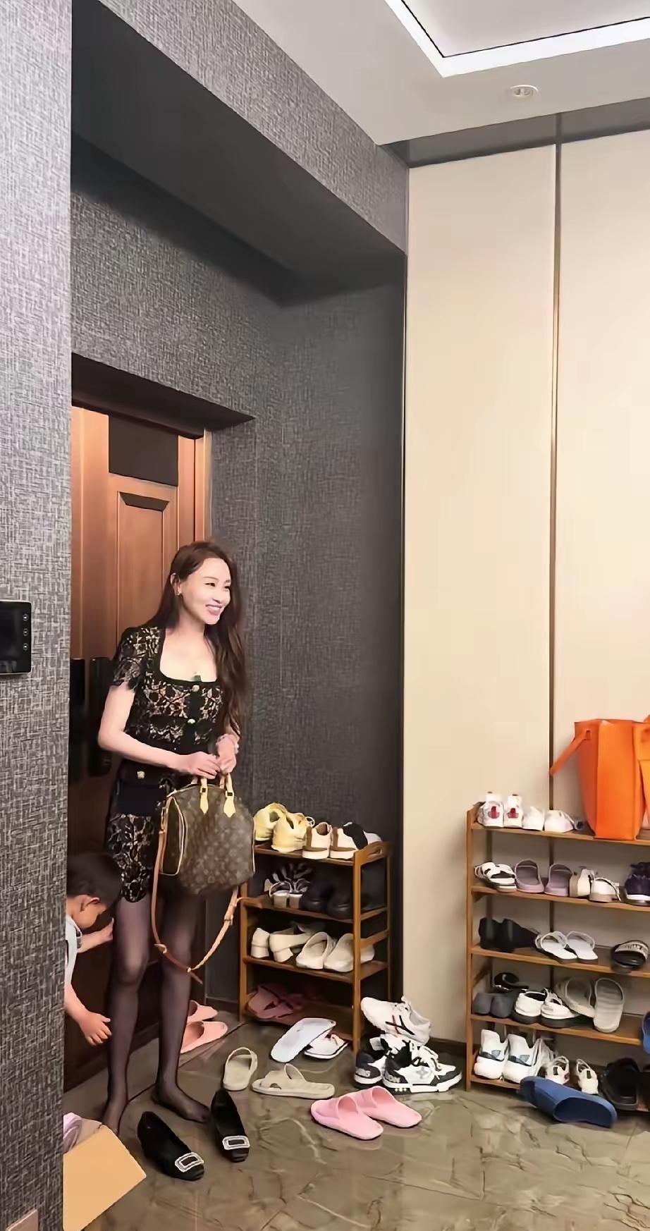 看装修就知道，这个女人很有钱。