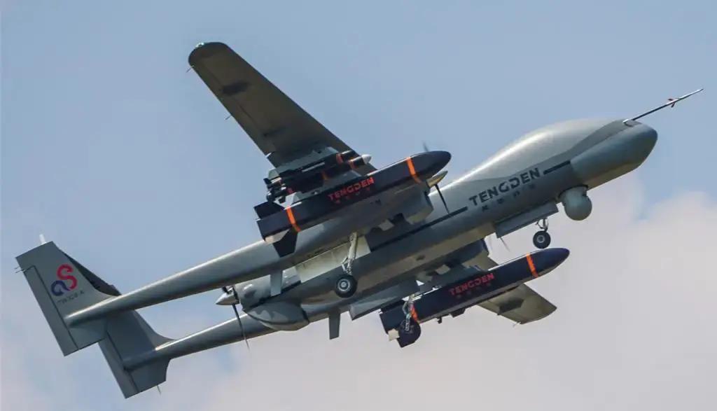 这次无人机贴着东沙岛“边线”飞，让很多人突然意识到：离岛的防空空档，已经摆在台方