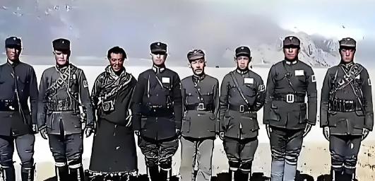 1950年，解放军接管新疆边境一哨所，发现8名国军已经驻守4年，因为国民党溃败，