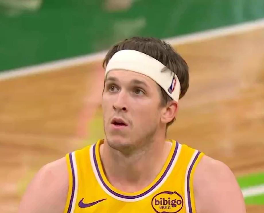 不知不觉！！！2021届又有3位球员打出了全明数据表现！！！里夫斯：27岁，身