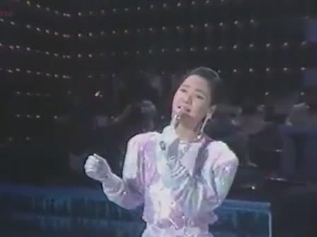 君欧阳菲菲翁倩玉同台演出,邓丽君唱日语版《我只在乎你》