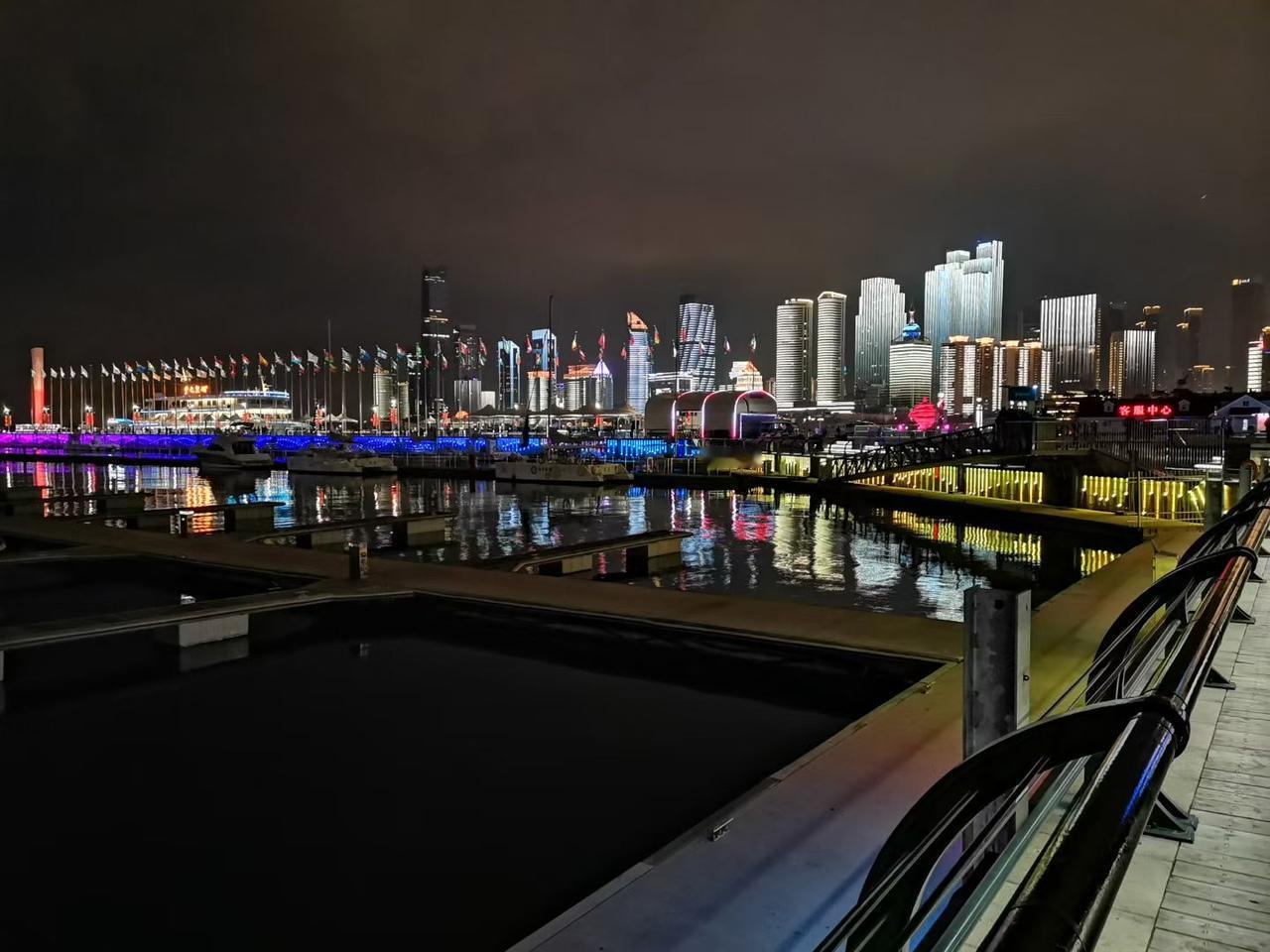 青岛有哪些网红打卡地?一直都说北方城市没有夜生活，有一定的道理，因为北