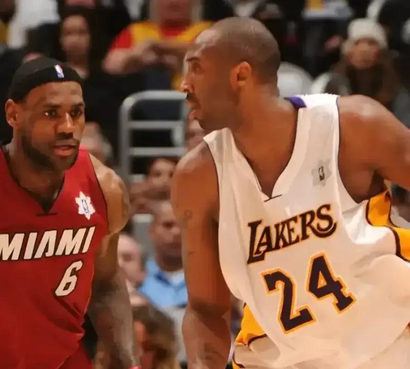 科比退役战轰下60分，詹姆斯39岁场均25分。但伟大的暮年，从来不是同一道