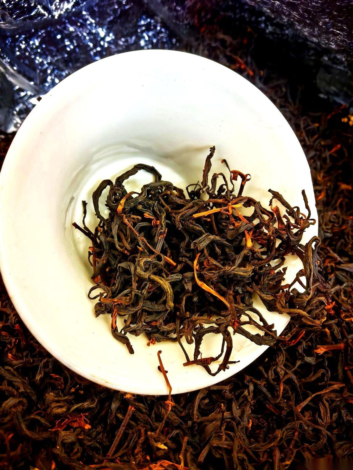 我爸电话打过来，劈头盖脸就是一句：“你那个亲戚让我管管你，赶紧把网上那条东西删了