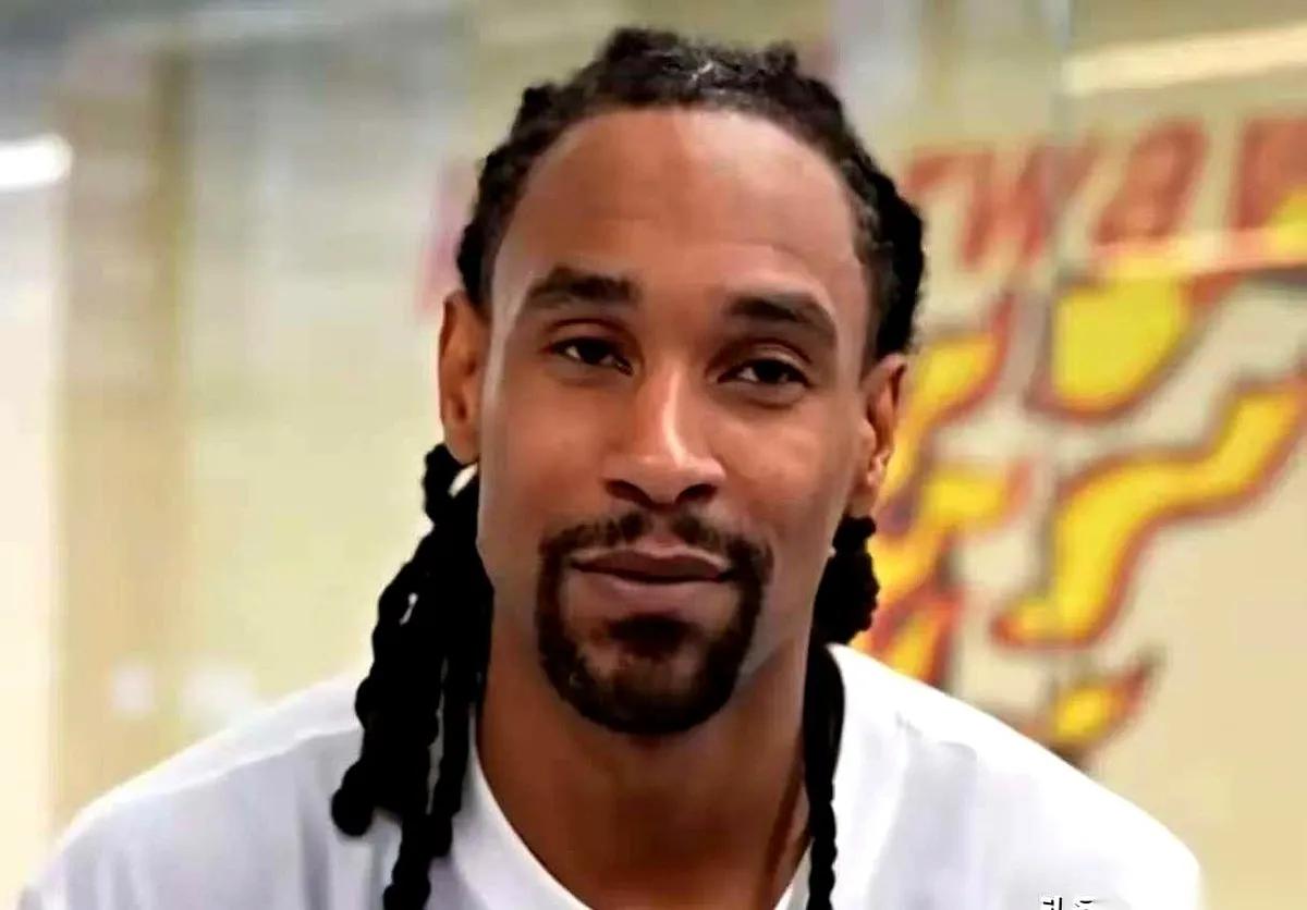 萨林杰这话说的，我一个外行听了都觉得后背发麻。他说，在CBA这么多年，合作过的