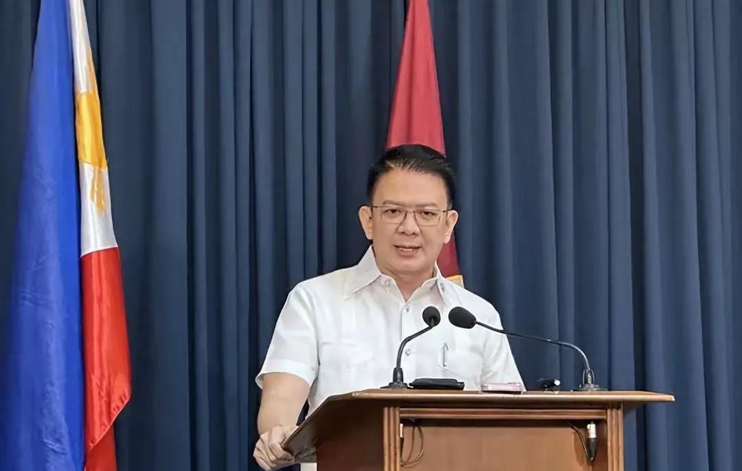 埃斯库德罗12日称参议院尚没有收到众院就弹劾案提交的任何状辞目前为止众议院两