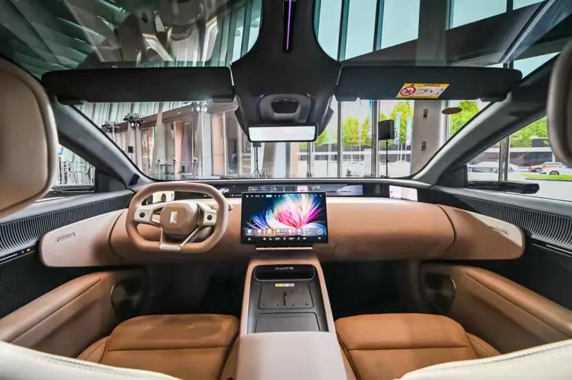 阿维塔12四激光版25.99万起售，性价比拉满！优先选增程版，356km纯电+1