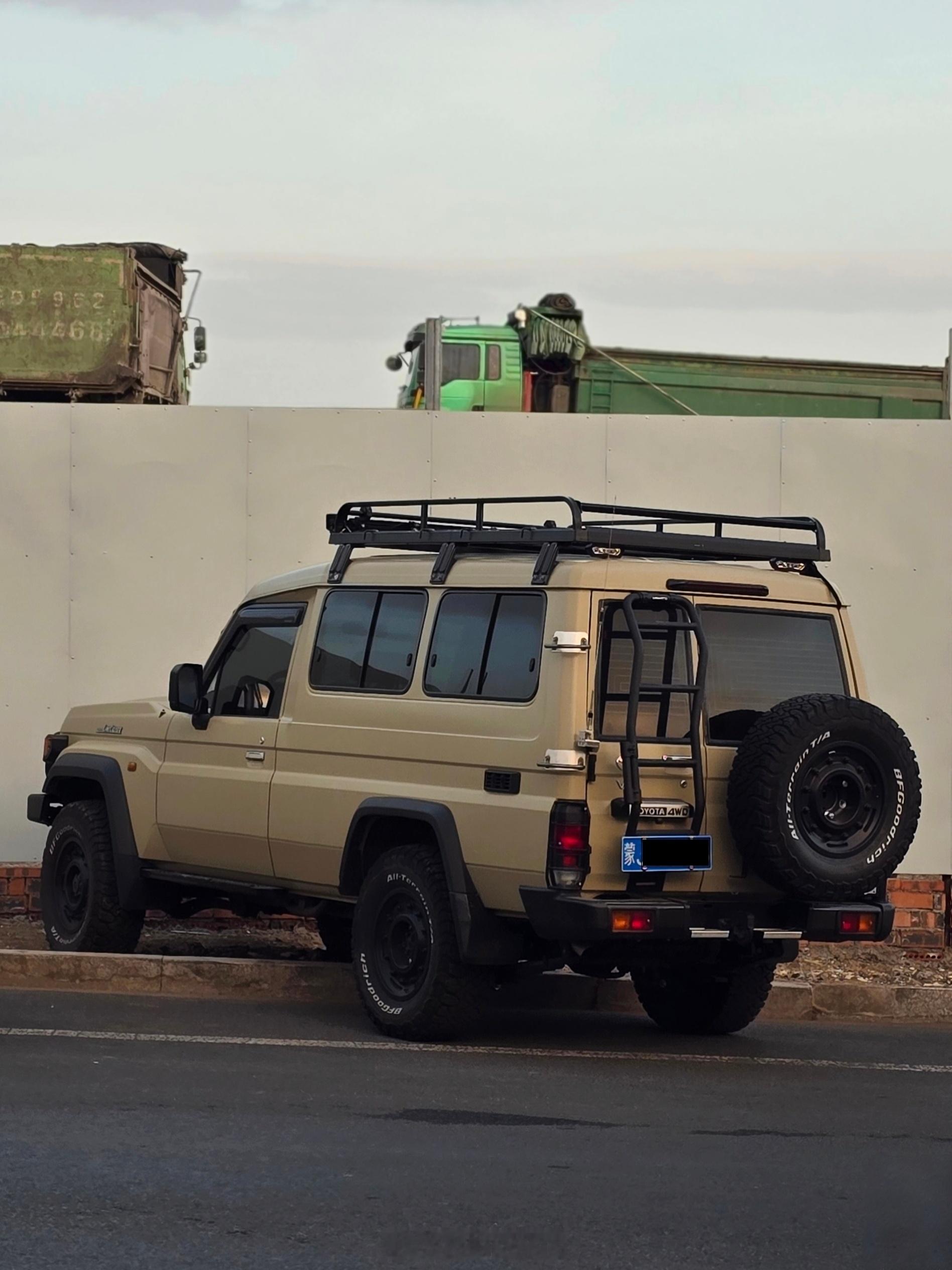 丰田LC70车系街拍合集，2013-2025。(LC79/双排皮卡图片欠奉，尚