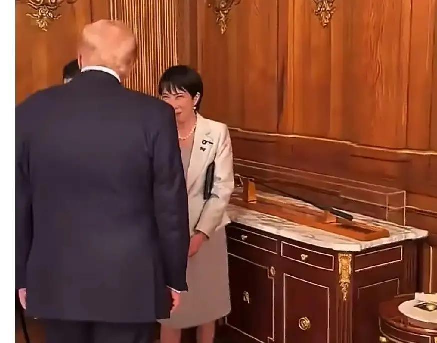 【最新消息】日本首相高市早苗今天中午表示，她应特朗普的要求与其进行了通话，特朗普