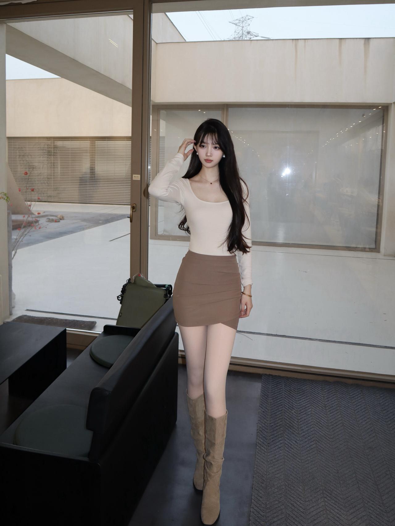 氛围感短裙套装|||跟大家分享一下我的新穿搭冬日氛围感我悟了感觉随便一拍都