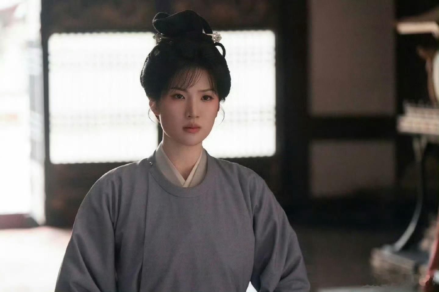 就知道姚安娜舍不得这个刘海经常看到很多网友槽姚安娜演技差，我觉得你们没必要大家真