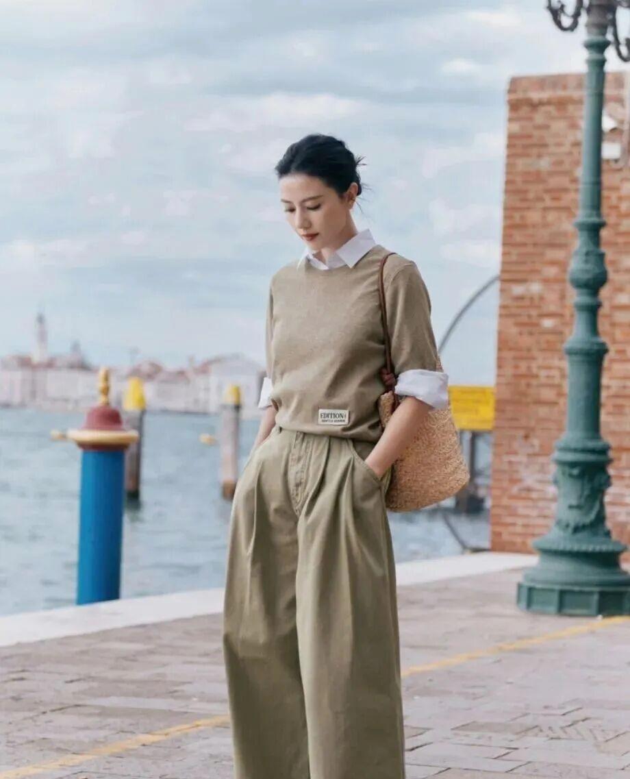 这样的穿搭是不是看上去很优雅？