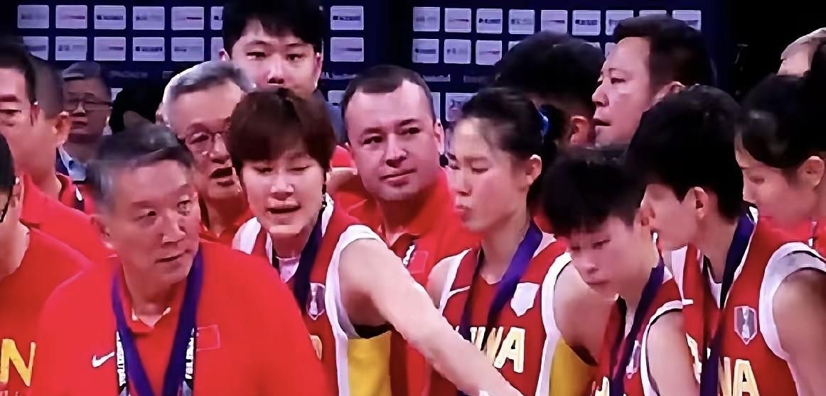 宫鲁鸣这步棋，是真糊涂还是装糊涂？各省队正为全运会拼得你死我活，宫鲁鸣偏在这节
