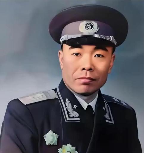 1955年授衔时，曾泽生中将泪洒现场。这位原国民党60军军长1948年长春起义，