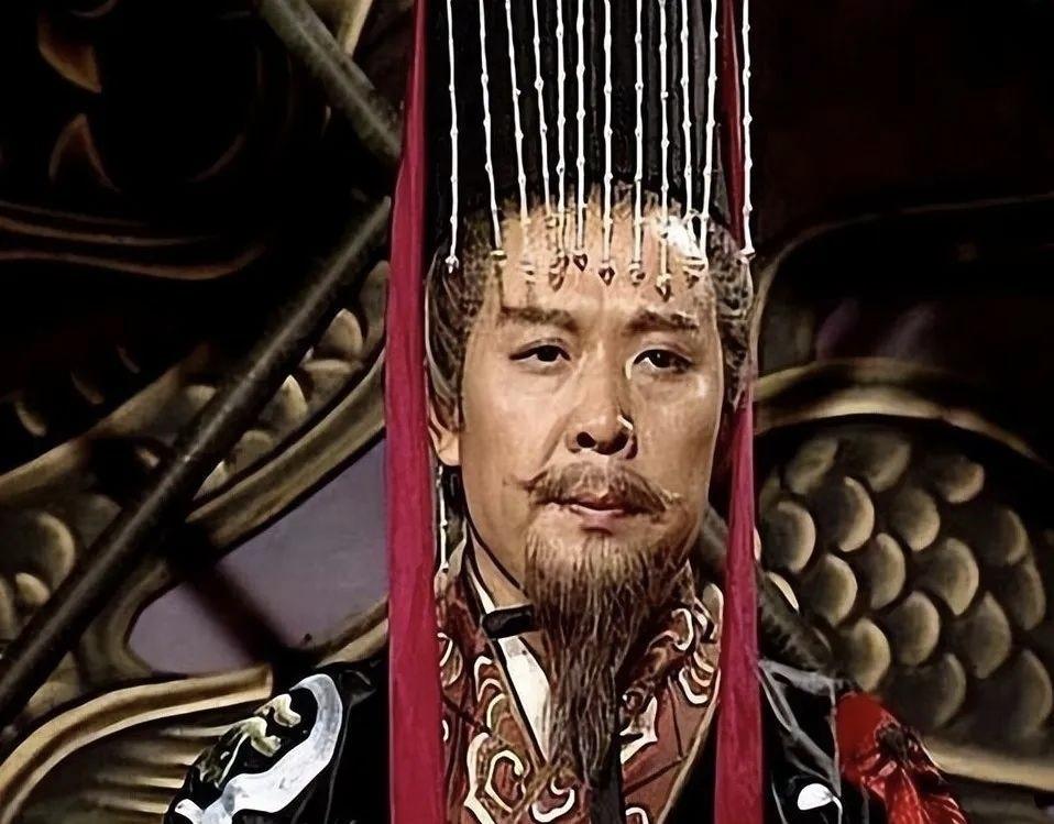 夷陵之战如果刘备和诸葛亮能完全一心，拿下东吴的可能性还是非常大的。首先，刘备