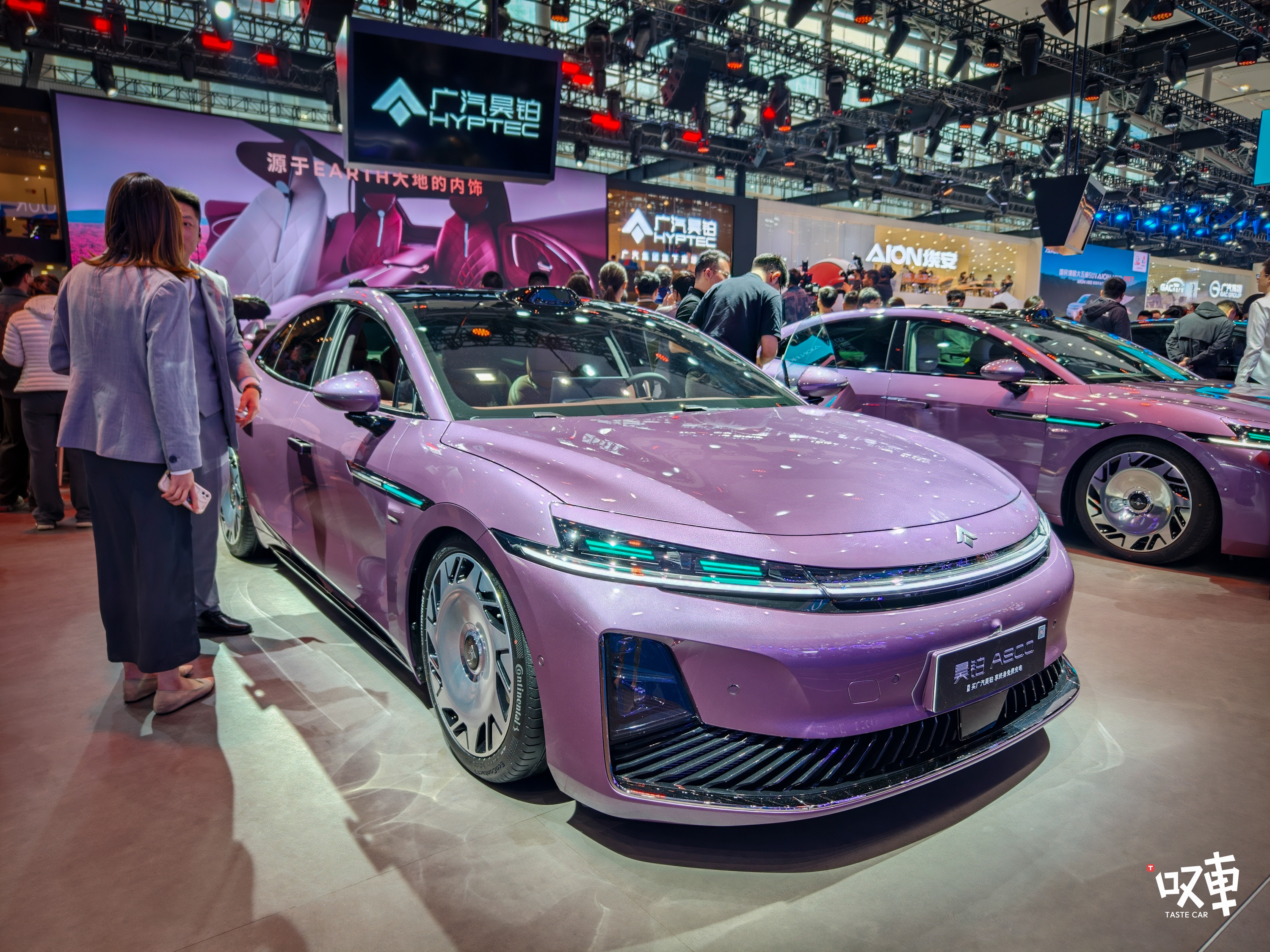 昊铂A800x铂智7，同平台下的两款作品，外观内饰都挺对我口味的，相比之下A