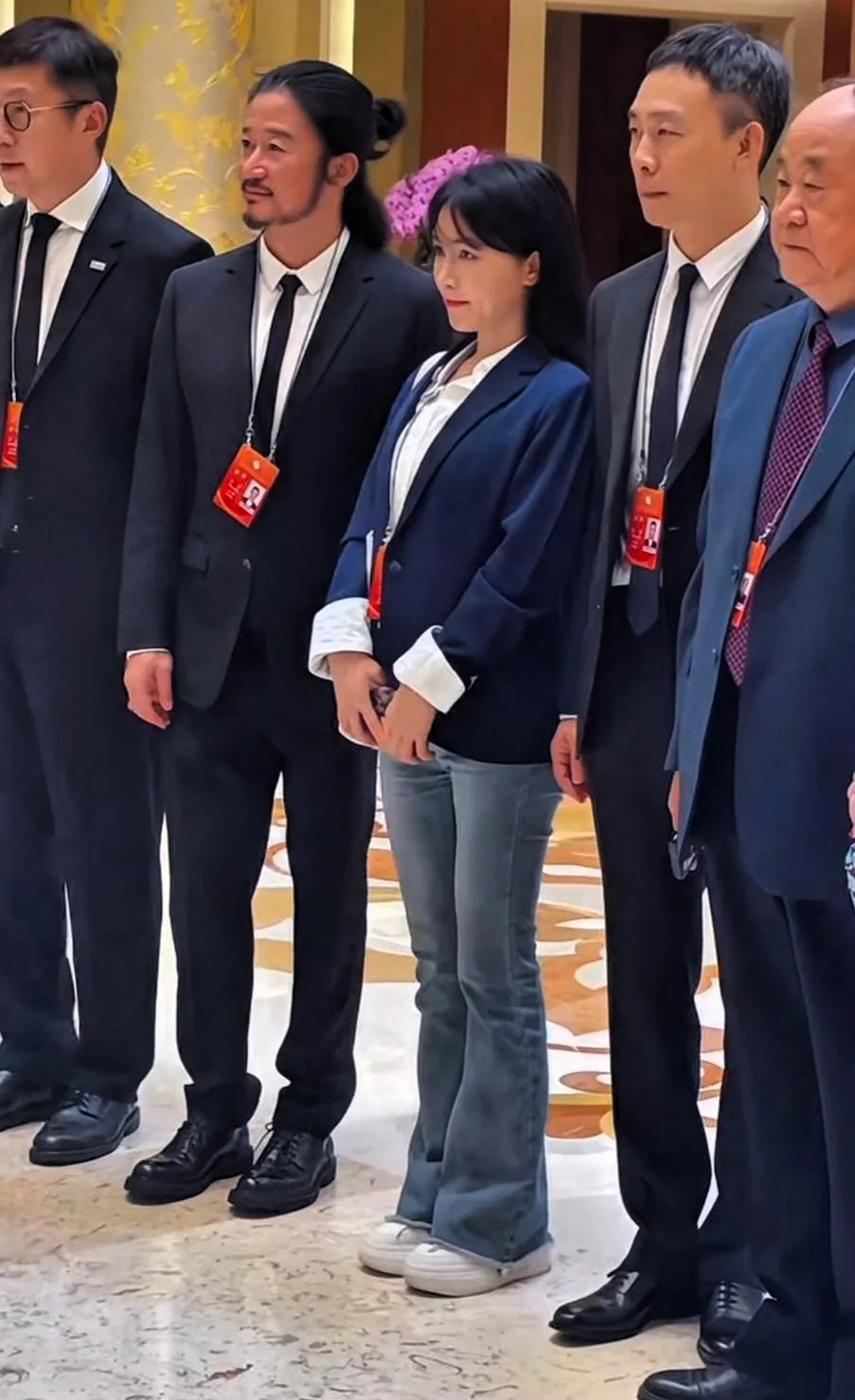 吴京这是要走什么路线啊