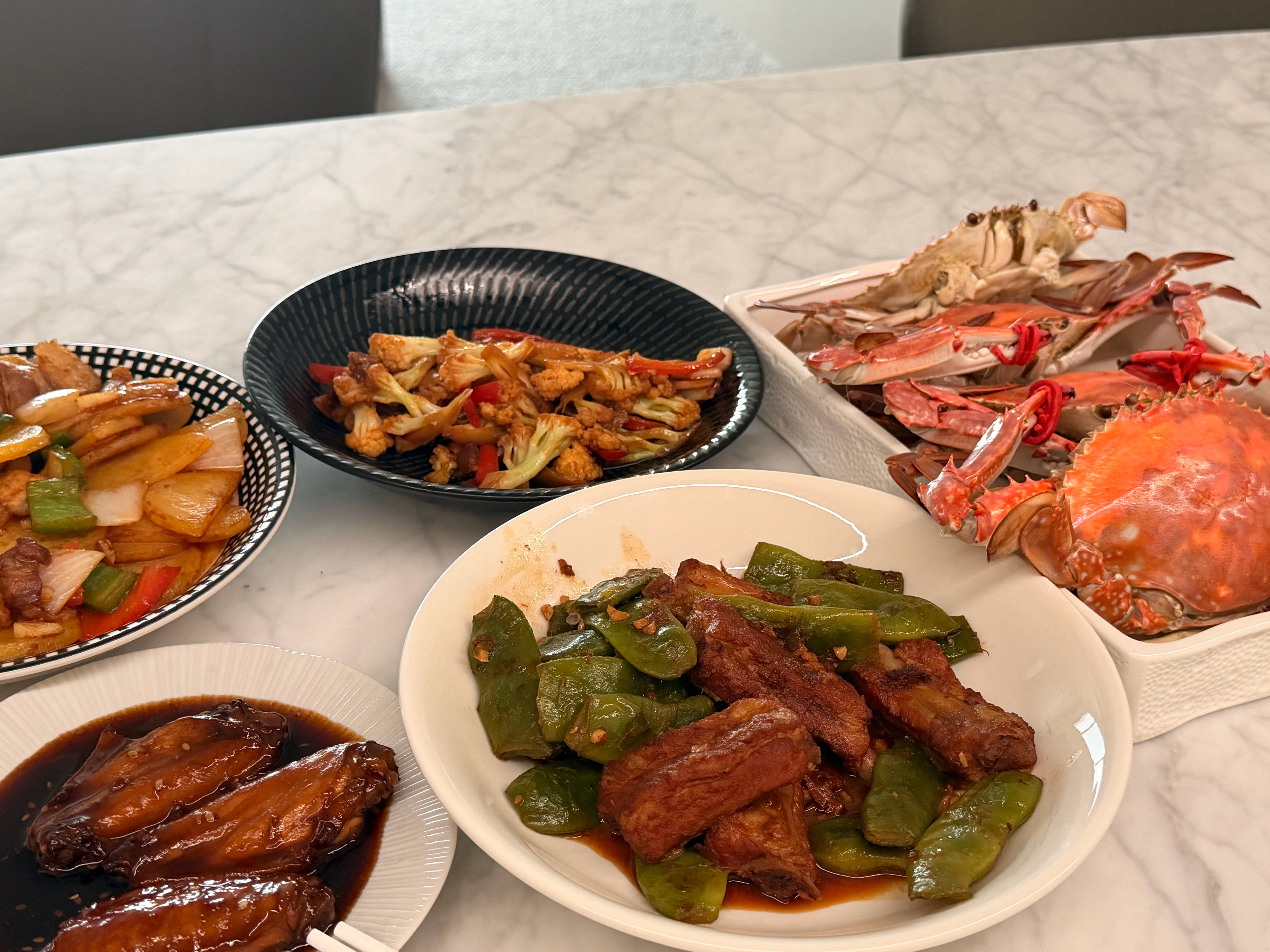 今天吃饭上桌了，不躺着了…​​​