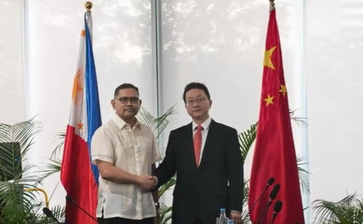 谈成了，菲律宾紧急改口让步近日，菲律宾为了能够缓和关系，和中国进行了沟通交流