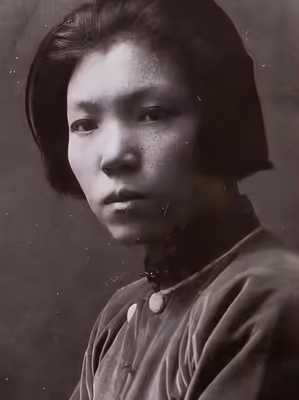 党史上五位最著名女性大姐，德才兼备堪称巾帼楷模，最高曾任正国级领导岗位1954