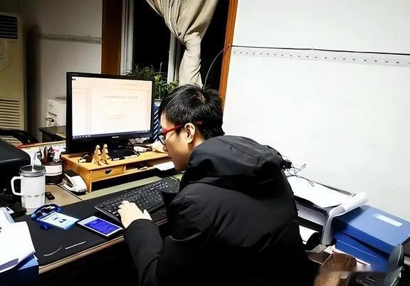 “攒够100万就退休躺平！”2022年，新疆30岁硕士小伙靠抠门攒下100万存款