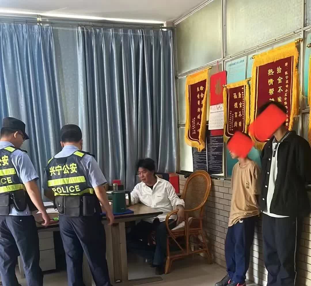 打工是不可能打工的，这辈子不可能打工的。2025年5月12日，一个中学生和一个小