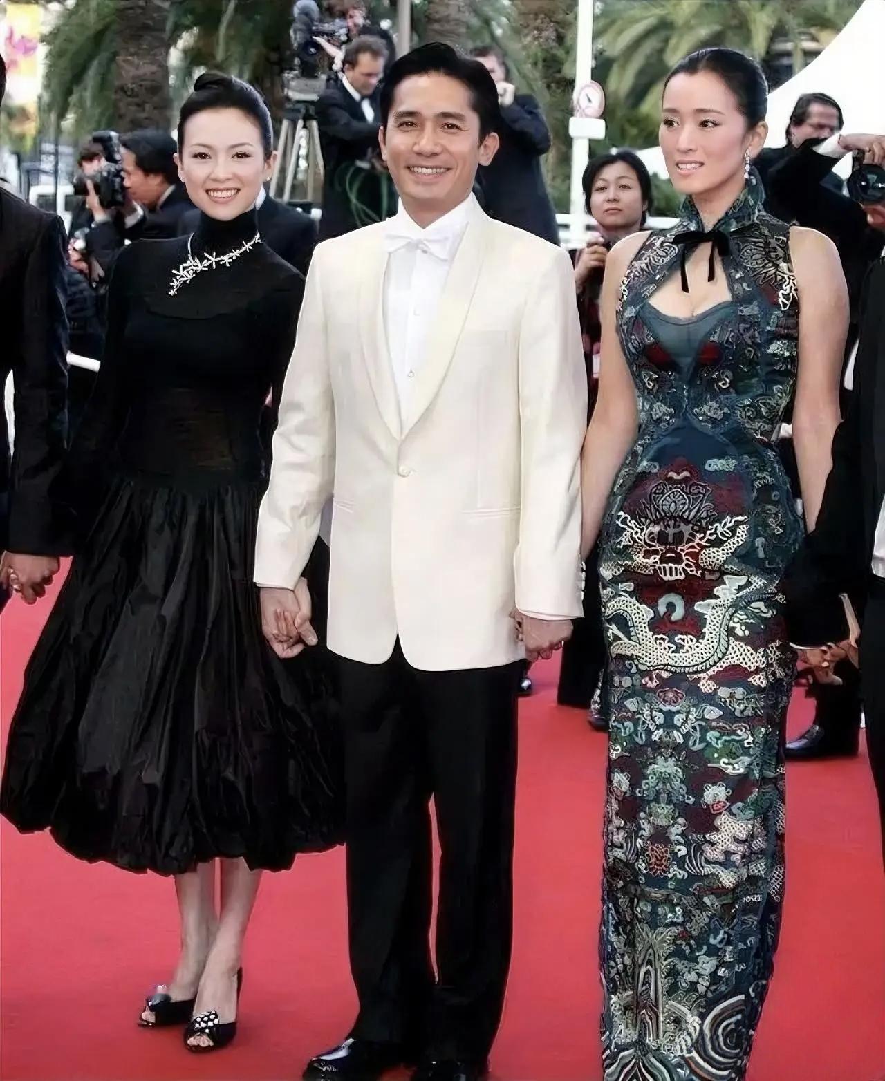 2004年戛纳电影节，章子怡、巩俐与梁朝伟一同红毯走秀，这是他们人生最高光的时刻