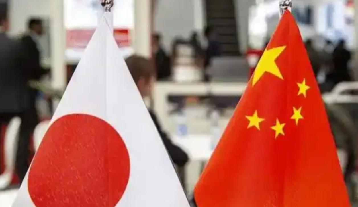 钓鱼岛上的灯塔，为什么中日闹得再凶我们也不拆？网上都说，不是不敢，是不能，一旦拆