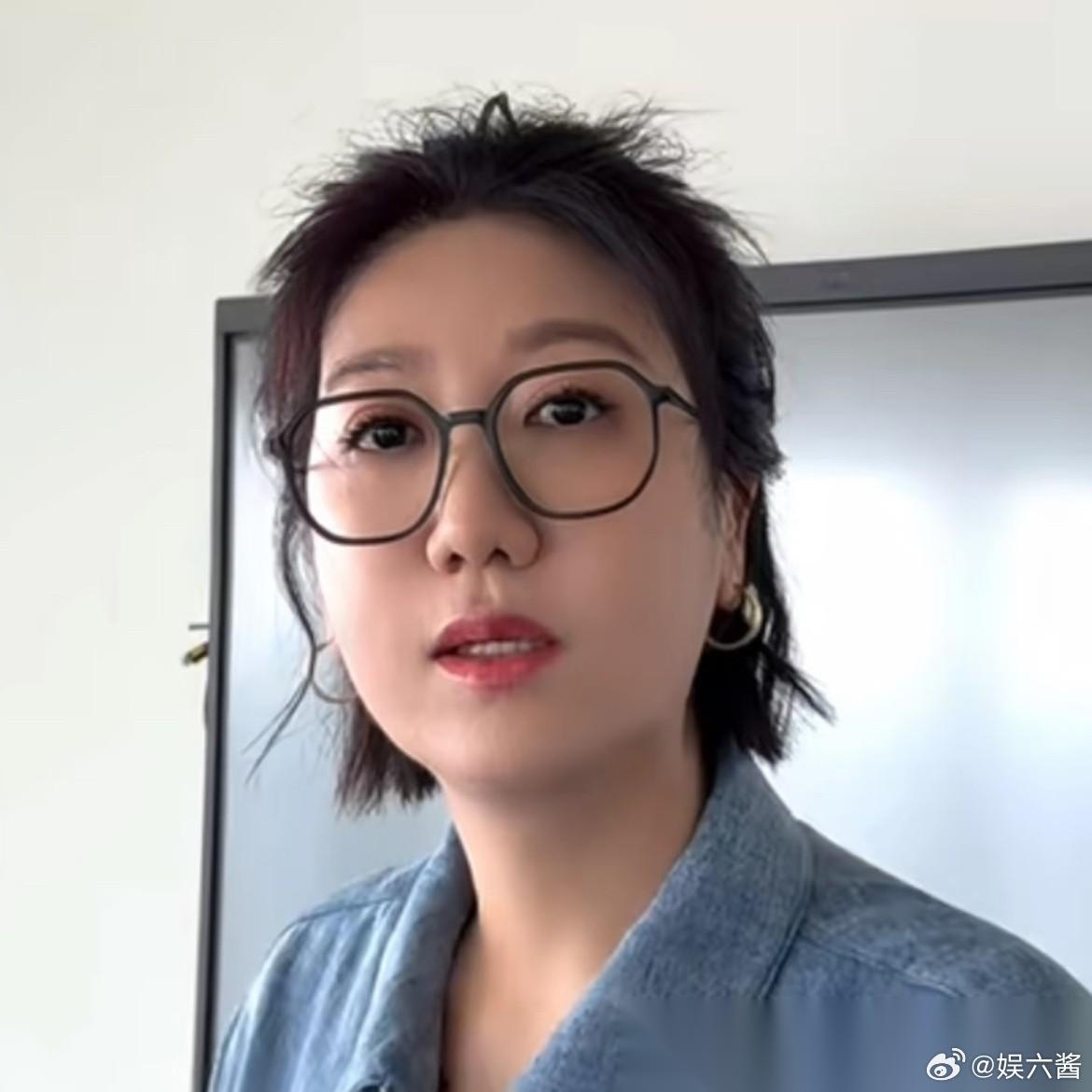 向佐火了但我更好奇主持人易立竞上网问了下豆包，没想到的是，豆包说易立竞她竟
