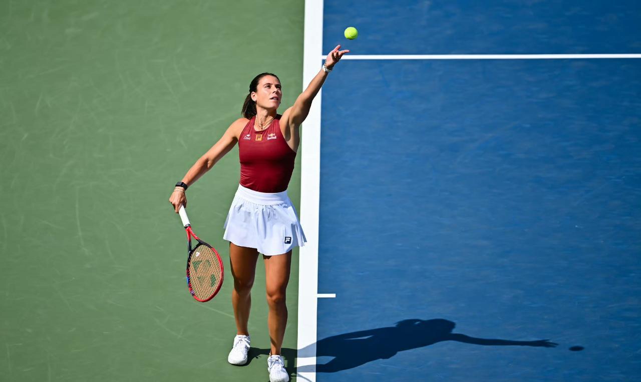 WTA1000蒙特利尔站次轮，8号种子纳瓦罗6-1/6-2横扫本土外卡马里诺
