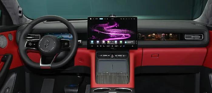 问界M6的鸿蒙车机虽然流畅，但长时间开导航+无线充电，车机容易发热，无线充电还会