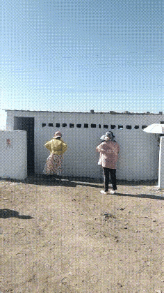 不懂就问，男厕所有什么吸引她们的？[思考]