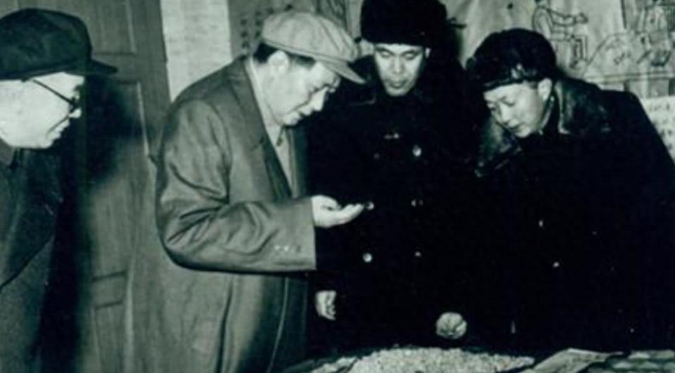 新中国成立后毛主席多次前往杭州，累计去了53次，这座城市有三位让他思念的人吗？