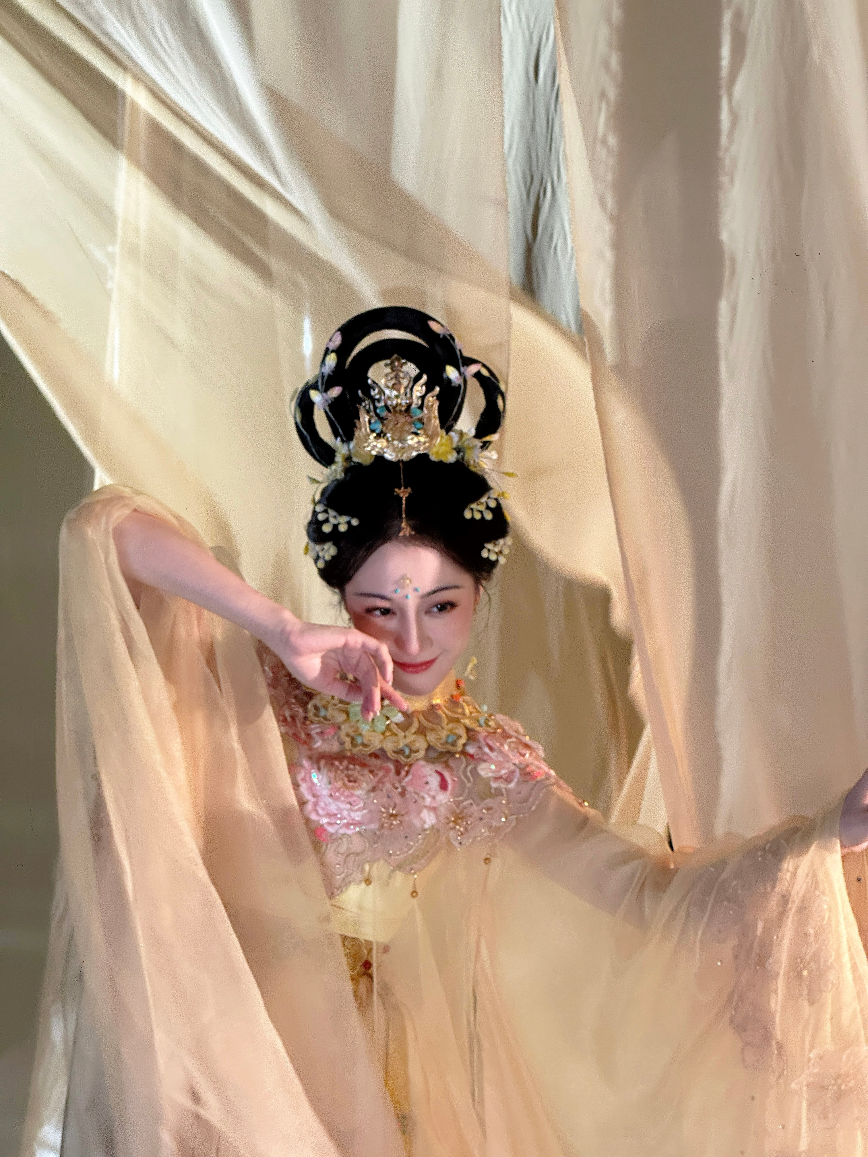 这次热巴妆造太美了工作室好好搞能和春晚和花少新疆舞一样大出圈的​​​