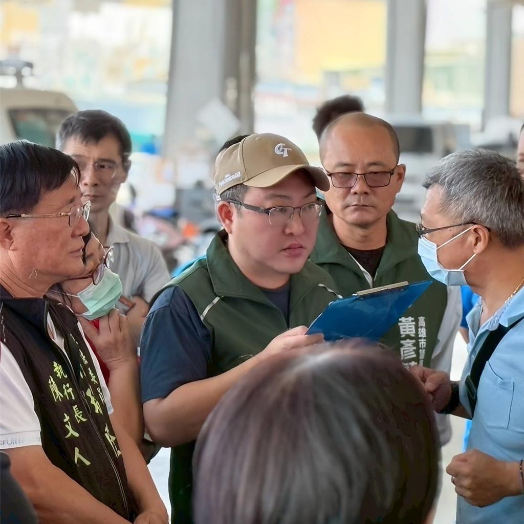 高雄市长初选日渐逼近，有意角逐市长大位的绿委纷纷勤走基层，争取曝光度，邱议莹12