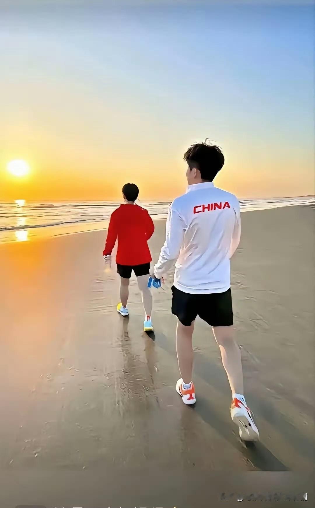 王楚钦五句告白，道尽与孙颖莎的十年默契“我的后背，永远交给你！”王楚钦对孙