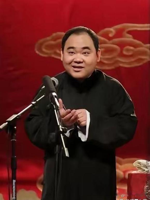 侯震这一手很高明，妙就妙在他根本不打算争辩道理。侯耀华直播间刚推翻“侯家长