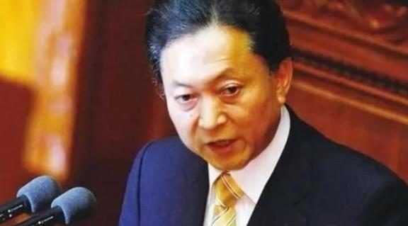 日本前首相鸠山由纪夫发火了！他曾说，当年中国放过日本战争赔款，是因为中国自己的战