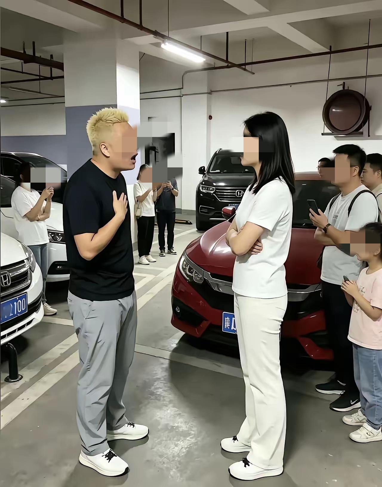 长沙市体育局副处长彭某某应该是肠子都悔青了，本来就是一个停车位的小事，没想到闹得