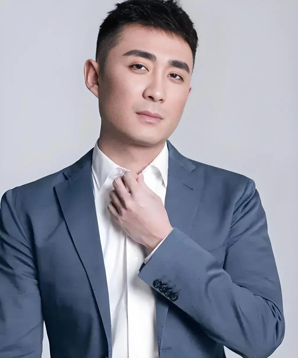 侯耀文高徒郭晓小重返德云社，郭德纲麾下再添一位实力干将！阔别德云社十八载