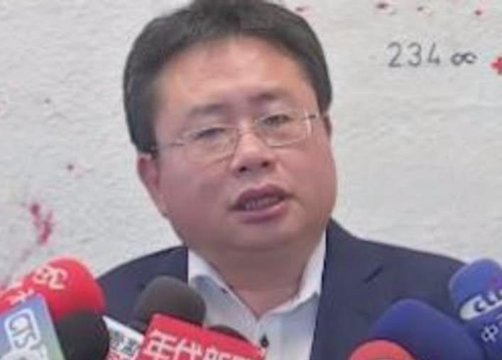 矢板明夫扬言要告台湾名嘴郭正亮，起因是郭正亮在政论节目上爆料矢板明夫曾有“中国国