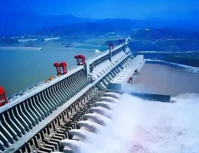 日本网友狂言“先炸三峡”？专家怒斥：自不量力，等待他们的将是毁灭性反击！