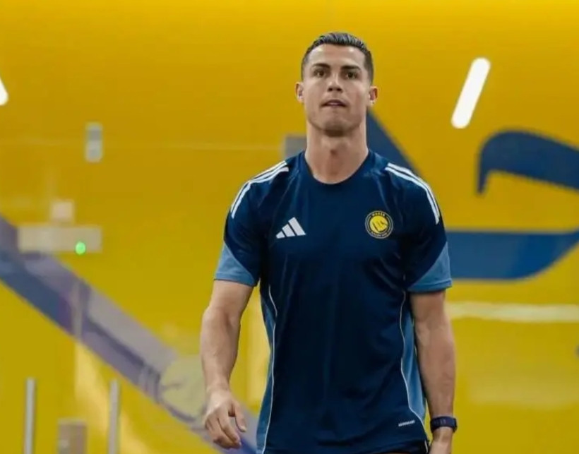 C罗或缺阵一个月！知名记者罗马诺透露，C罗的腿筋伤情经医生详细检查后，预计需要