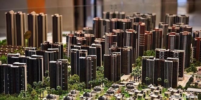 日本用30年证明：房价暴跌，没有赢家只有输家很多人总爱把“房价下跌”想成一场正