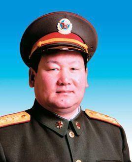 1983年6月，陆军第190师长刘精松跨级升为第64军军长（湖北石首县人）。刘