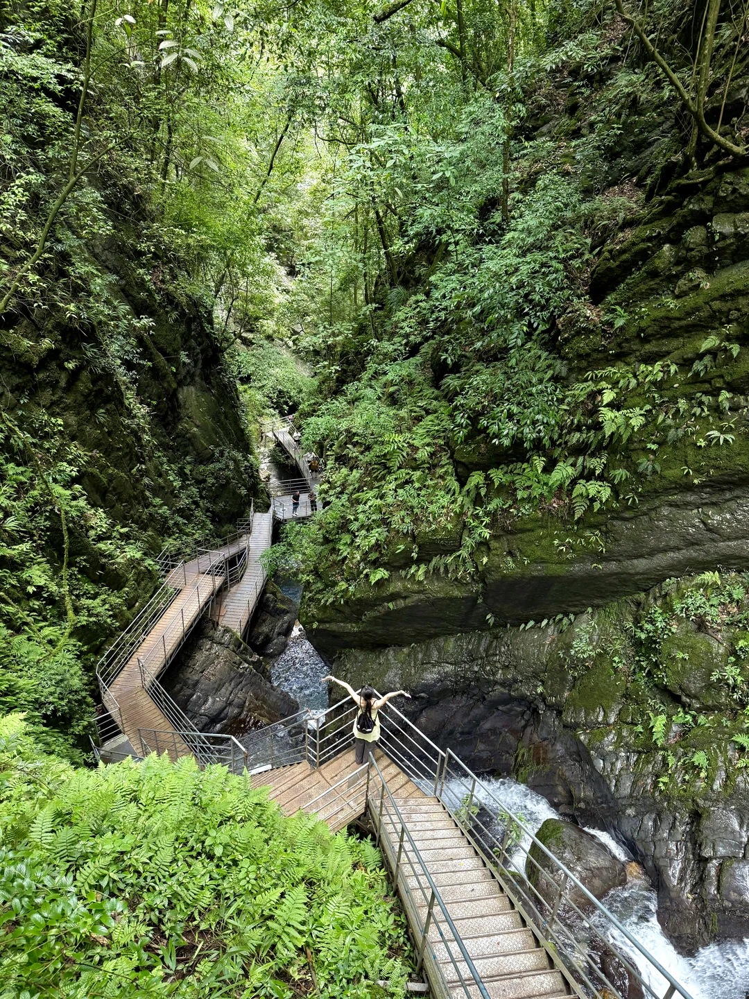 比起青城山，我更爱成都周边这处徒步秘境🍃