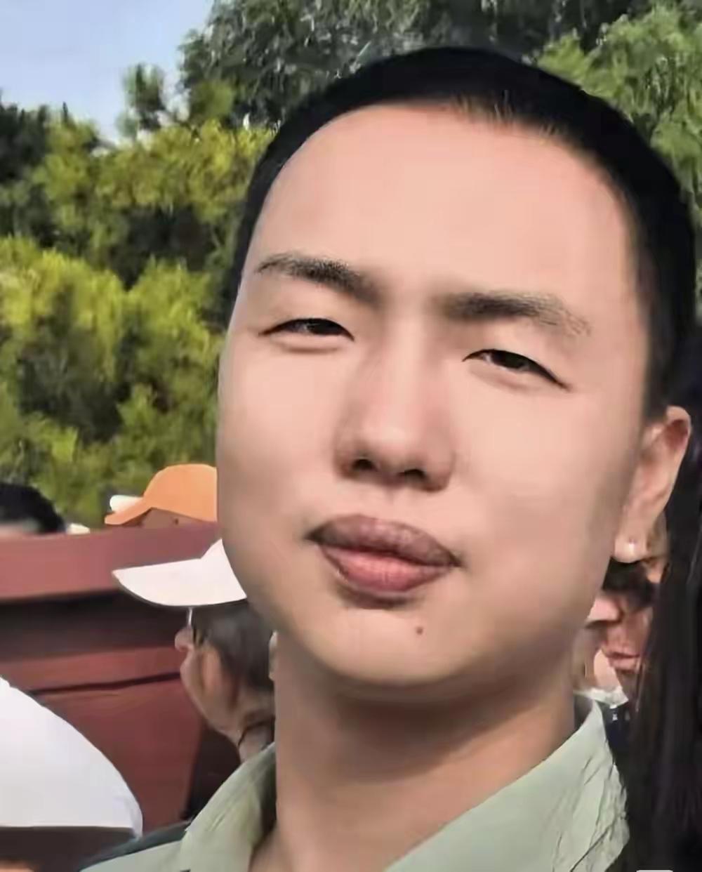 毛东东在国防科大念书，是那位伟人的血脉。节目组找上门想请他代言，他直接回绝了